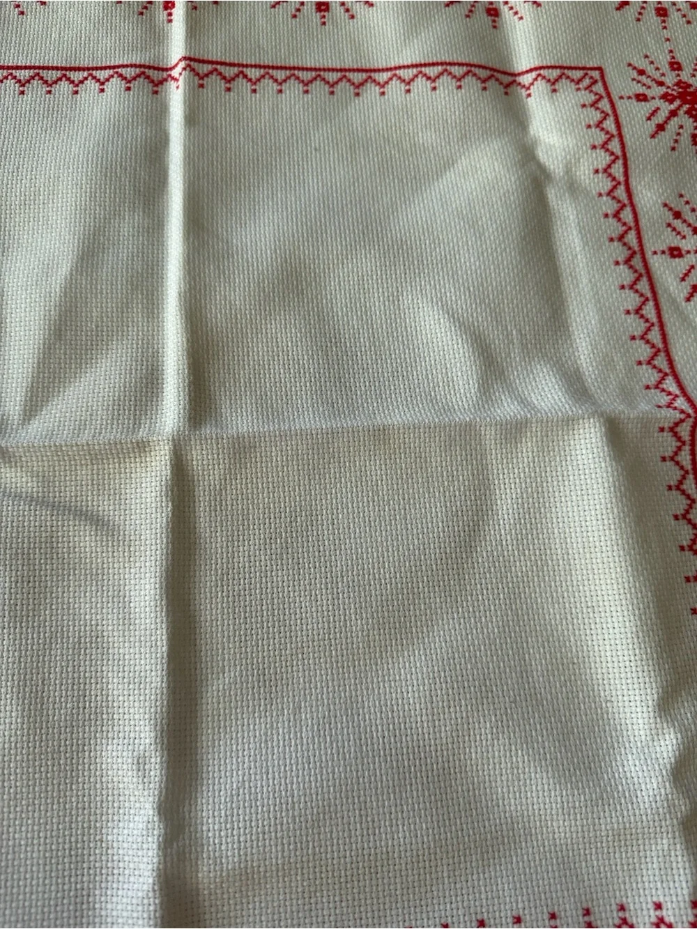 Embroidered Red Snowflake Table Topper - White Scandinavian pattern 23x23 in
